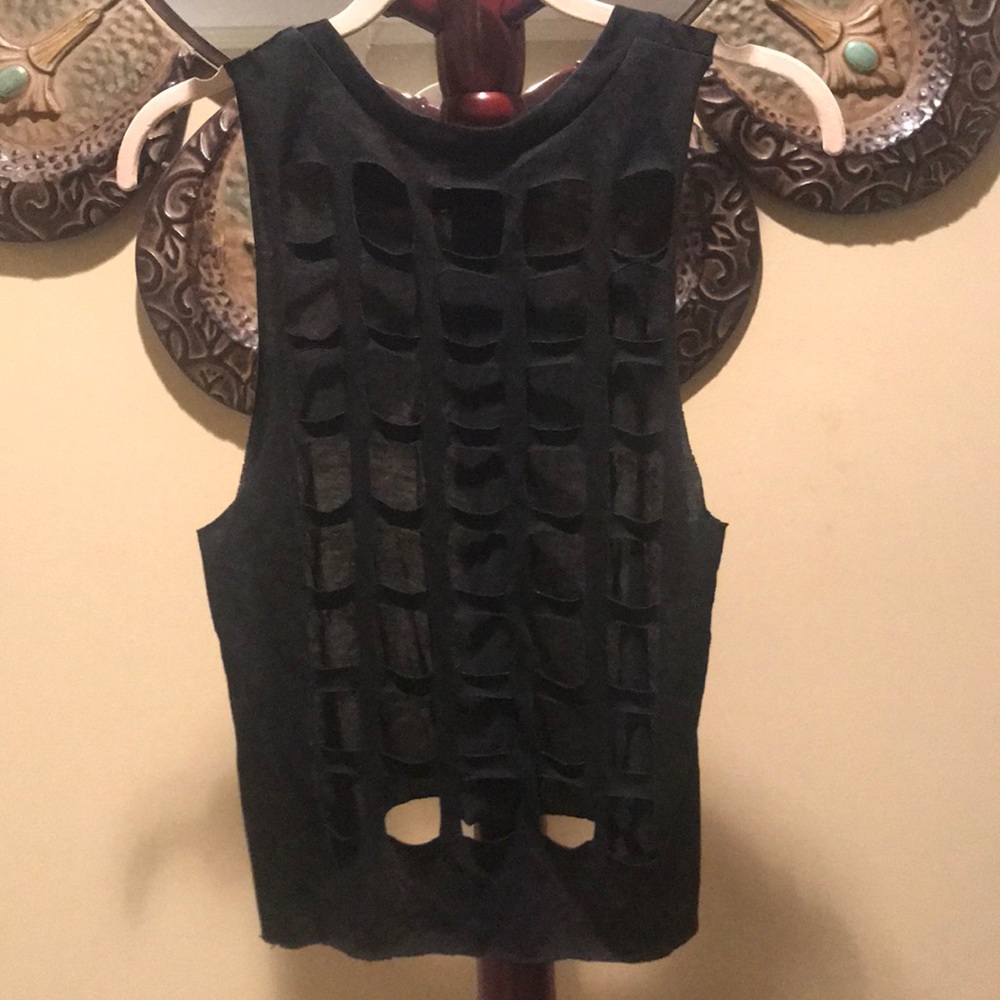 Noir lightweight summer muscle shirt